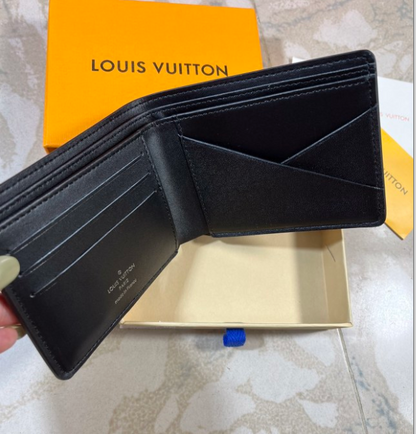 Louis Vuitton M69829  財布