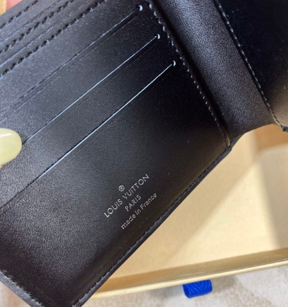 Louis Vuitton M69829  財布