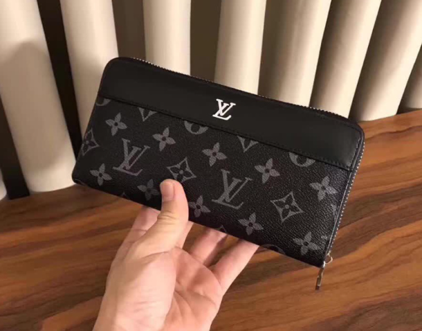 Louis Vuitton 長財布（男女兼用）