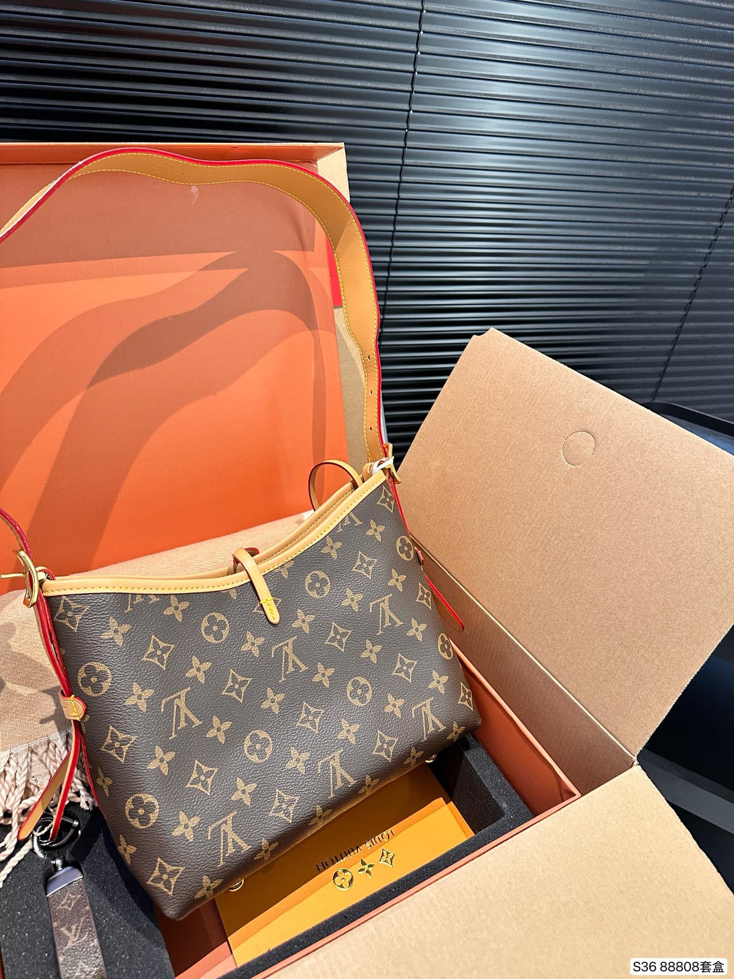 LOUIS VUITTON ルイヴィトン