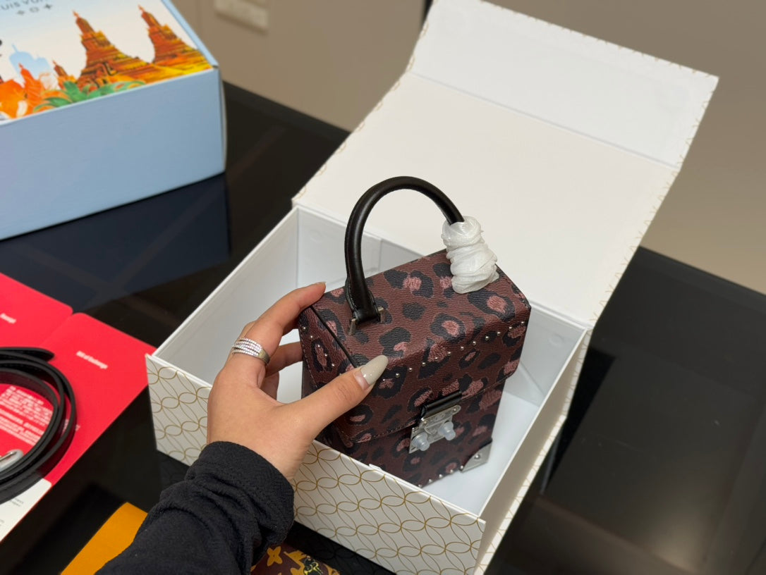 LOUIS VUITTON ルイヴィトン