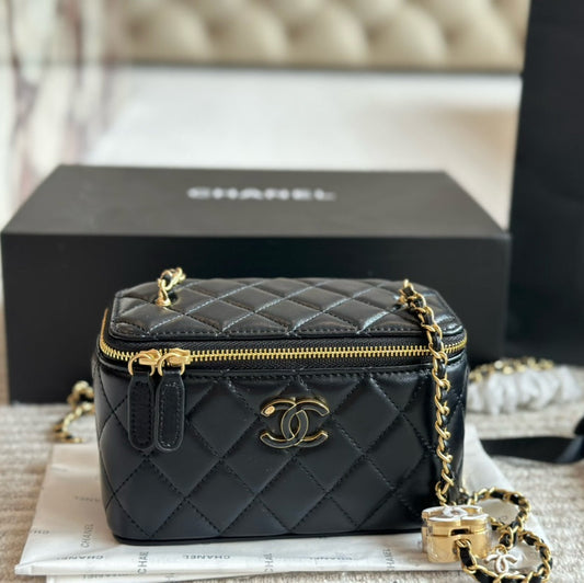 CHANELシャネル バッグ