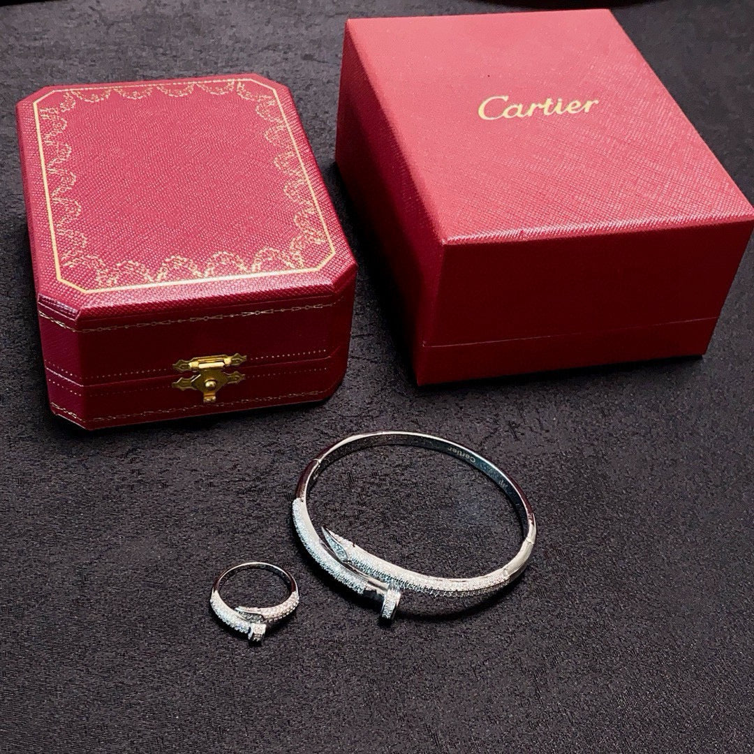 cartier ブレスレット