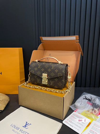 Louis Vuitton   バッグ