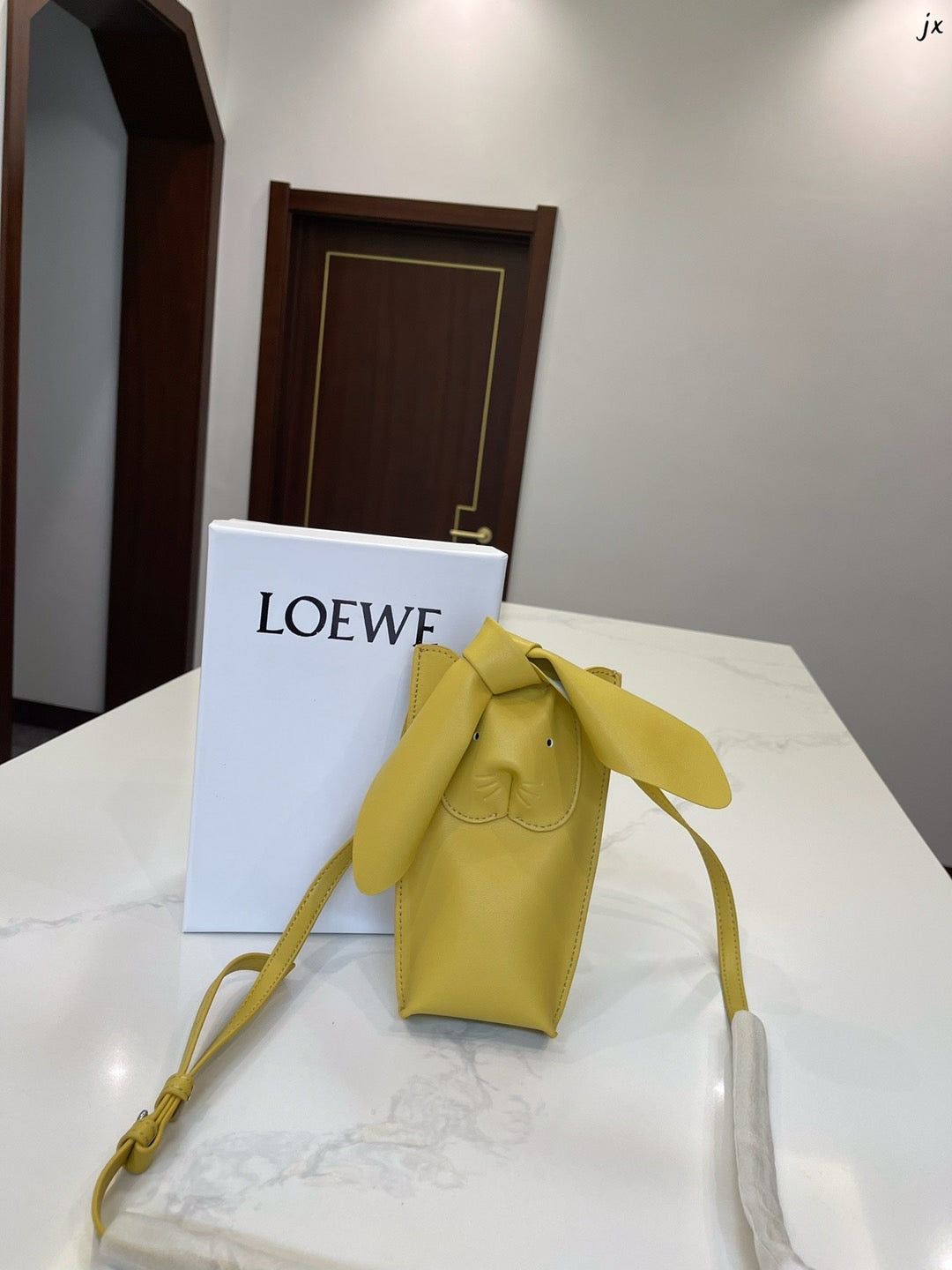 loewe ミニバッグ