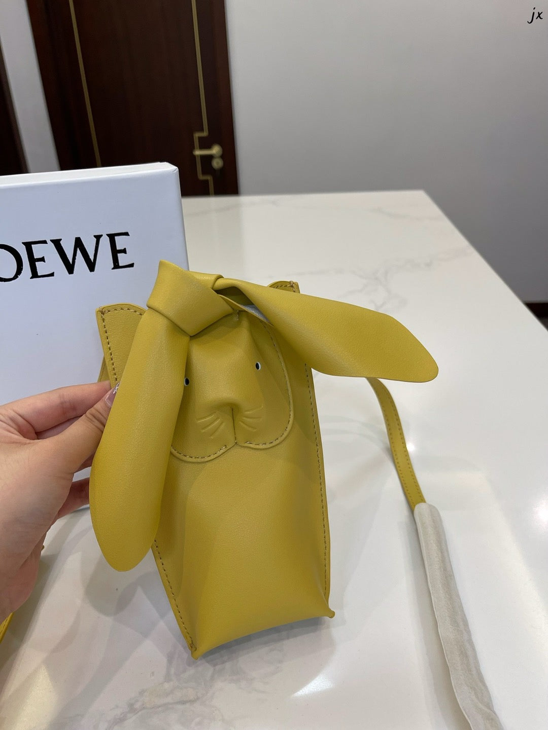 loewe ミニバッグ