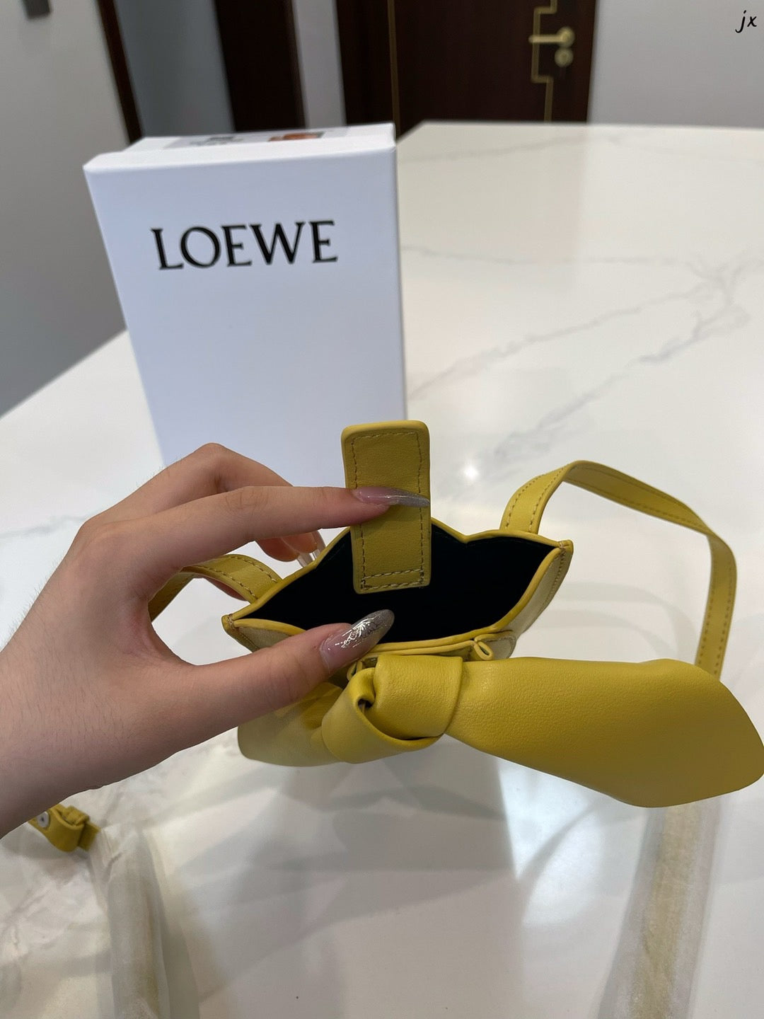 loewe ミニバッグ