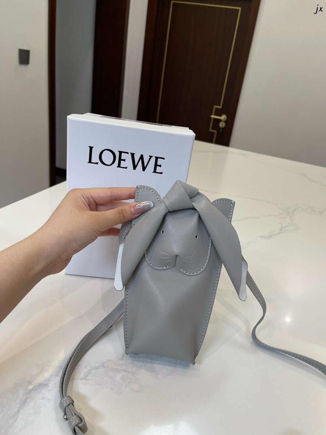 loewe ミニバッグ