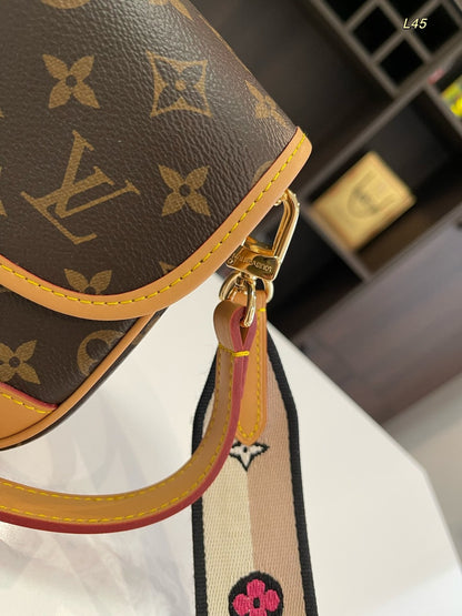 Louis Vuitton  バッグ