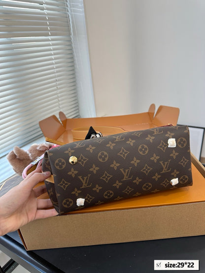 Louis Vuitton  バッグ