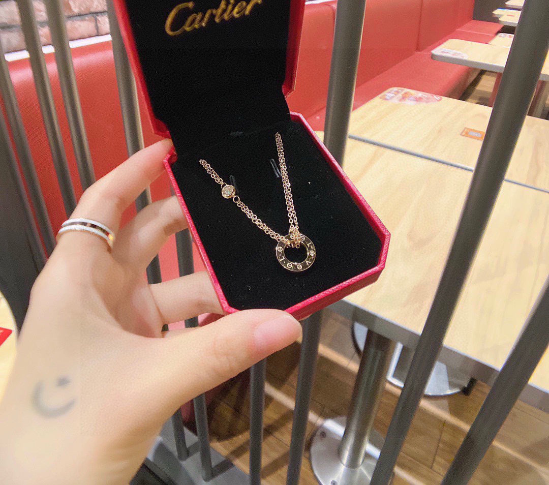 cartier ネックレス