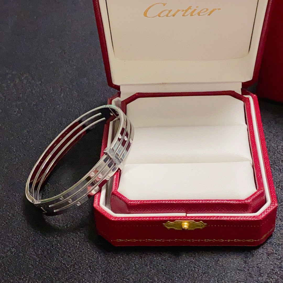 cartier  ブレスレット