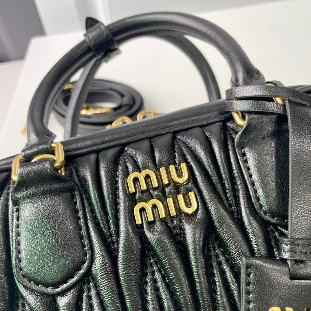 miumiu バッグ